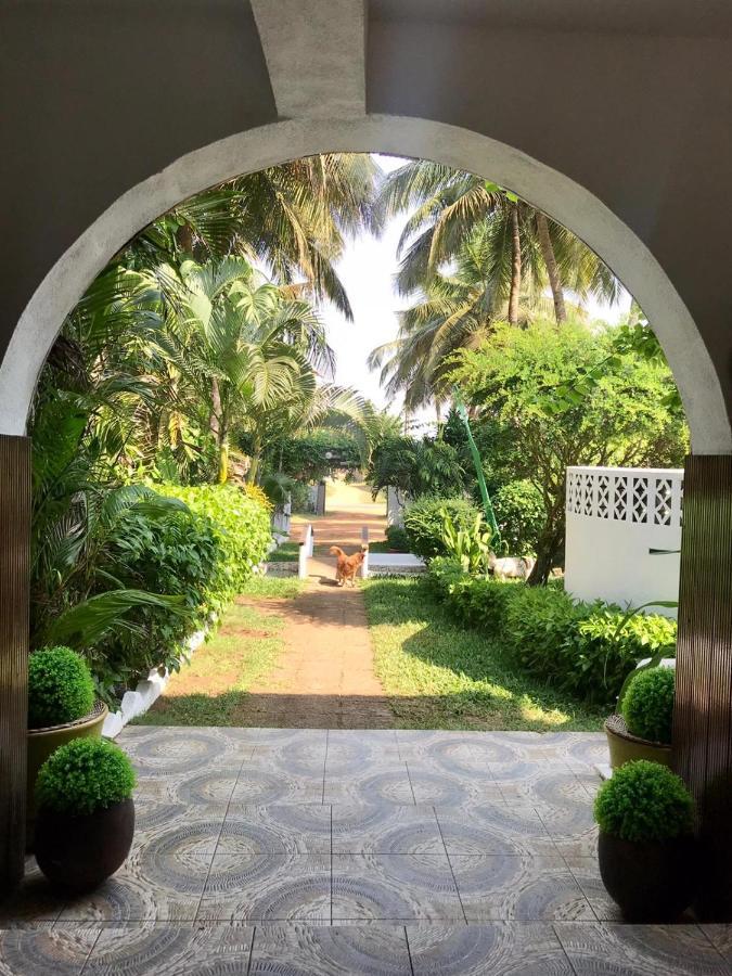 Boblin La Mer Hotel Restaurant Plage Grand-Bassam Exterior photo